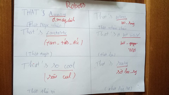 Lâu không về, khi bước vào nhà cô gái không khỏi giật mình với tác phẩm trên tường của mẹ